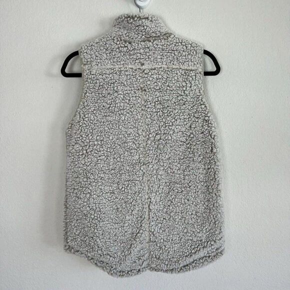 Thread Supply Womens Sherpa Vest Full Zip Size XS Pockets Oatmeal Fluffy Fleece - Picture 2 of 10